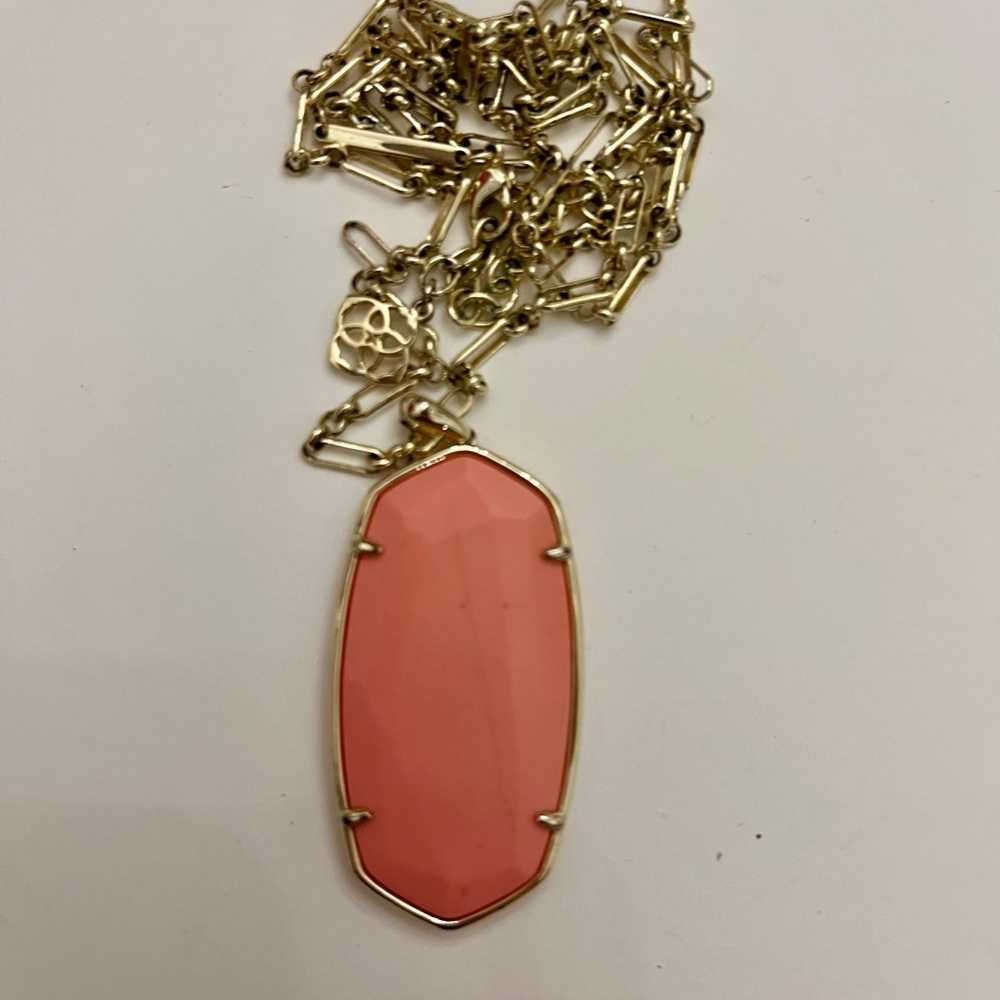 Kendra Scott Coral Pink Elle Pendant Necklace in Gold
